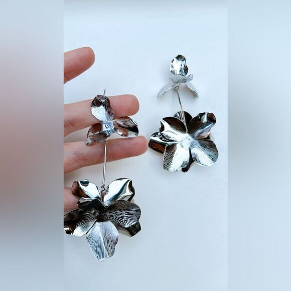 silver flower drop earrings H62 - Picture 2 of 4